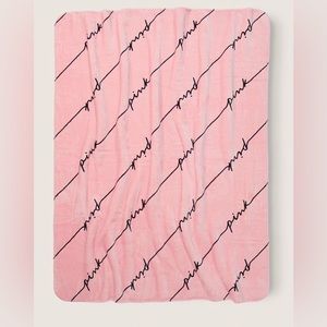 NWT PINK/VICTORIAS SECRET SUPER COZY SOFT SHERPA BLANKET LINEAR SCRIPT 50 x 60